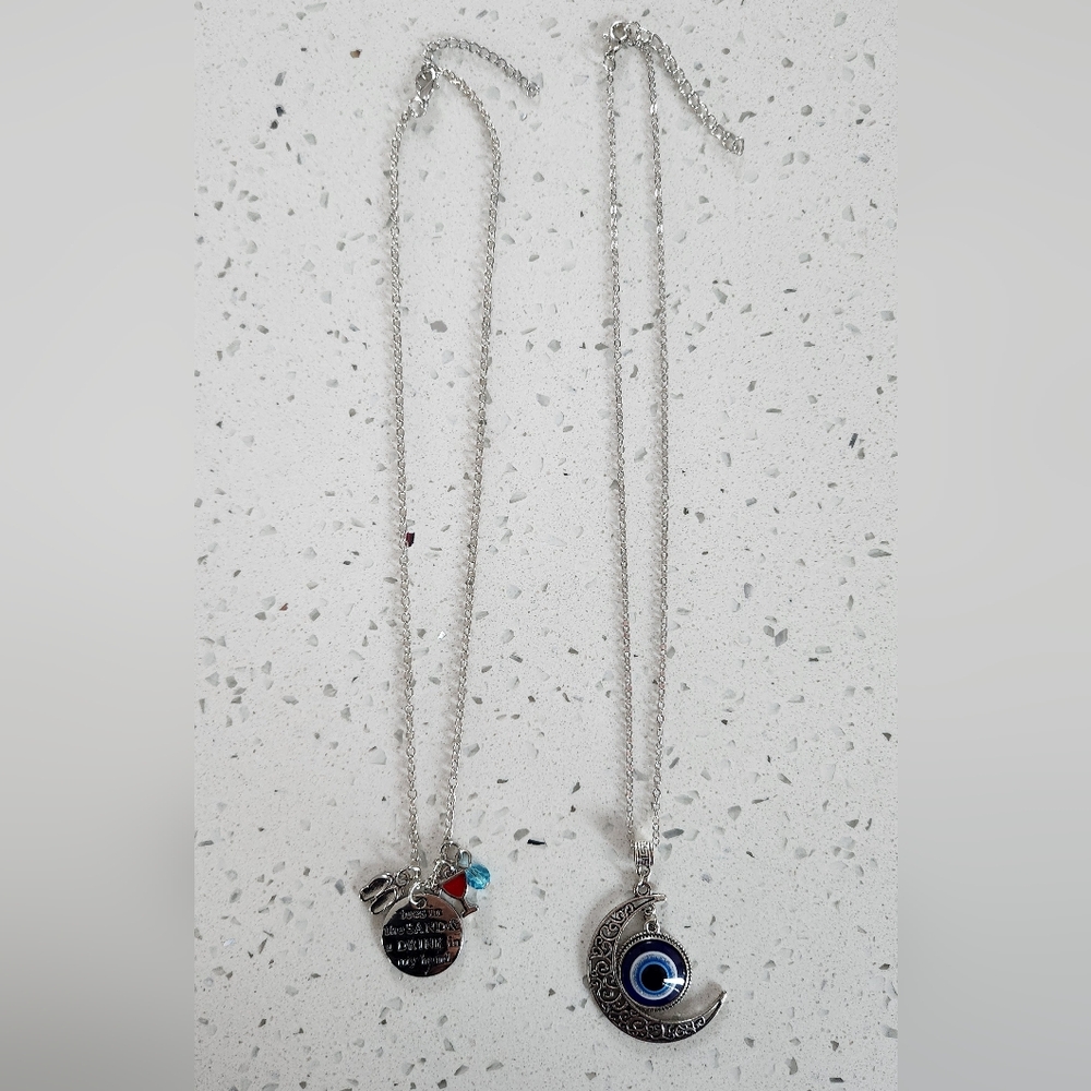 2 Silver Necklaces - Picture 2 of 9